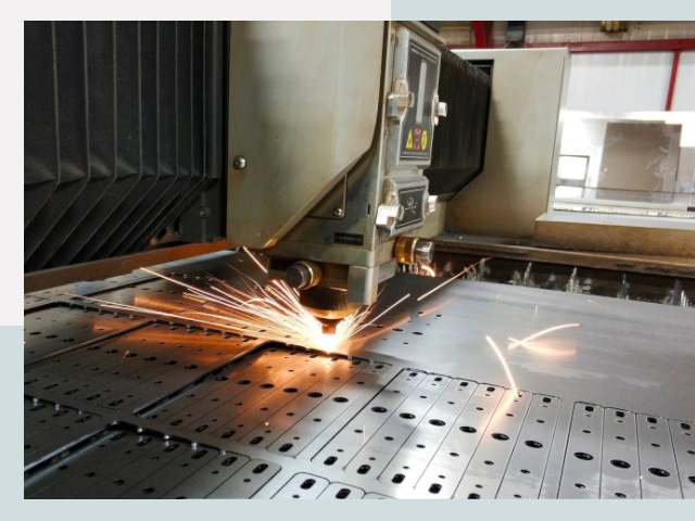 Лазерная резка металла в Энгельс от 640 руб.